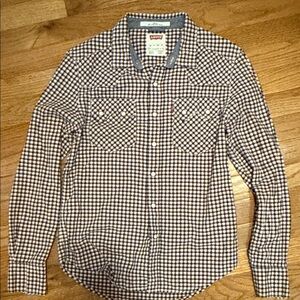 Levi's Men's Long-Sleeve Button-Down Shirt in Navy and White Gingham